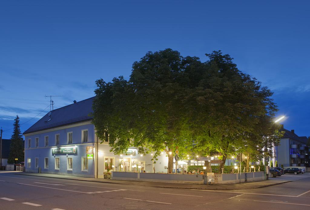 Hotel Blauer Karpfen Oberschleißheim Exterior foto