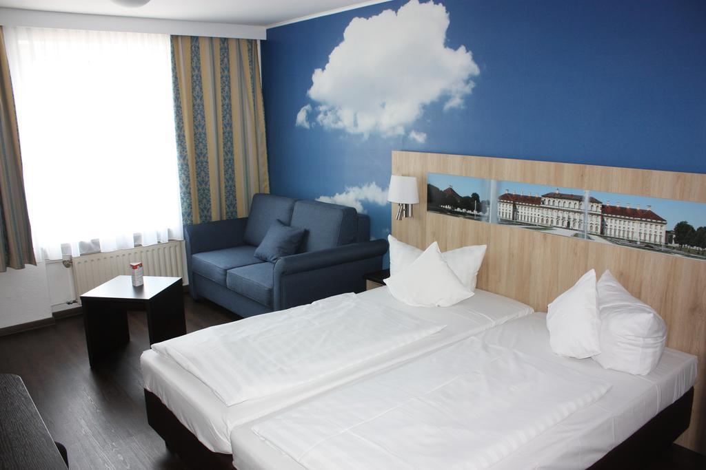 Hotel Blauer Karpfen Oberschleißheim Quarto foto